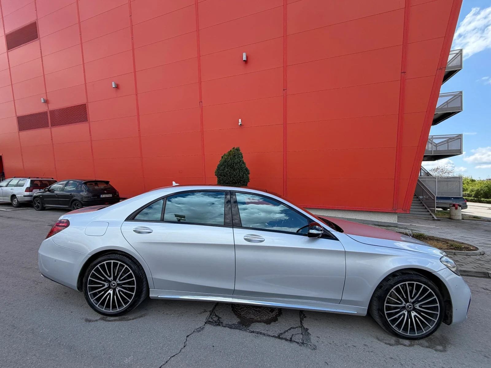 Mercedes-Benz S 560 AMG* ГАРАНЦИЯ* ПАНОРАМА* БАРТЕР, снимка 3 - Автомобили и джипове - 54205194