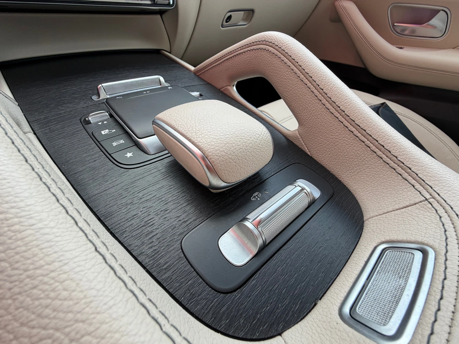 Mercedes-Benz GLE 350 AMG* ГАРАНЦИЯ* ПАНОРАМА, снимка 16 - Автомобили и джипове - 54205194