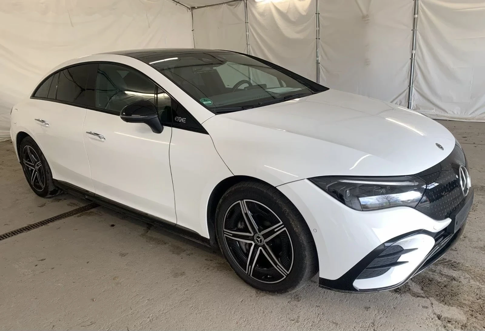Mercedes-Benz EQE 350 AMG 4Matic MultiB 360 DISTR PANO Winter-P K-L, снимка 2 - Автомобили и джипове - 54451546