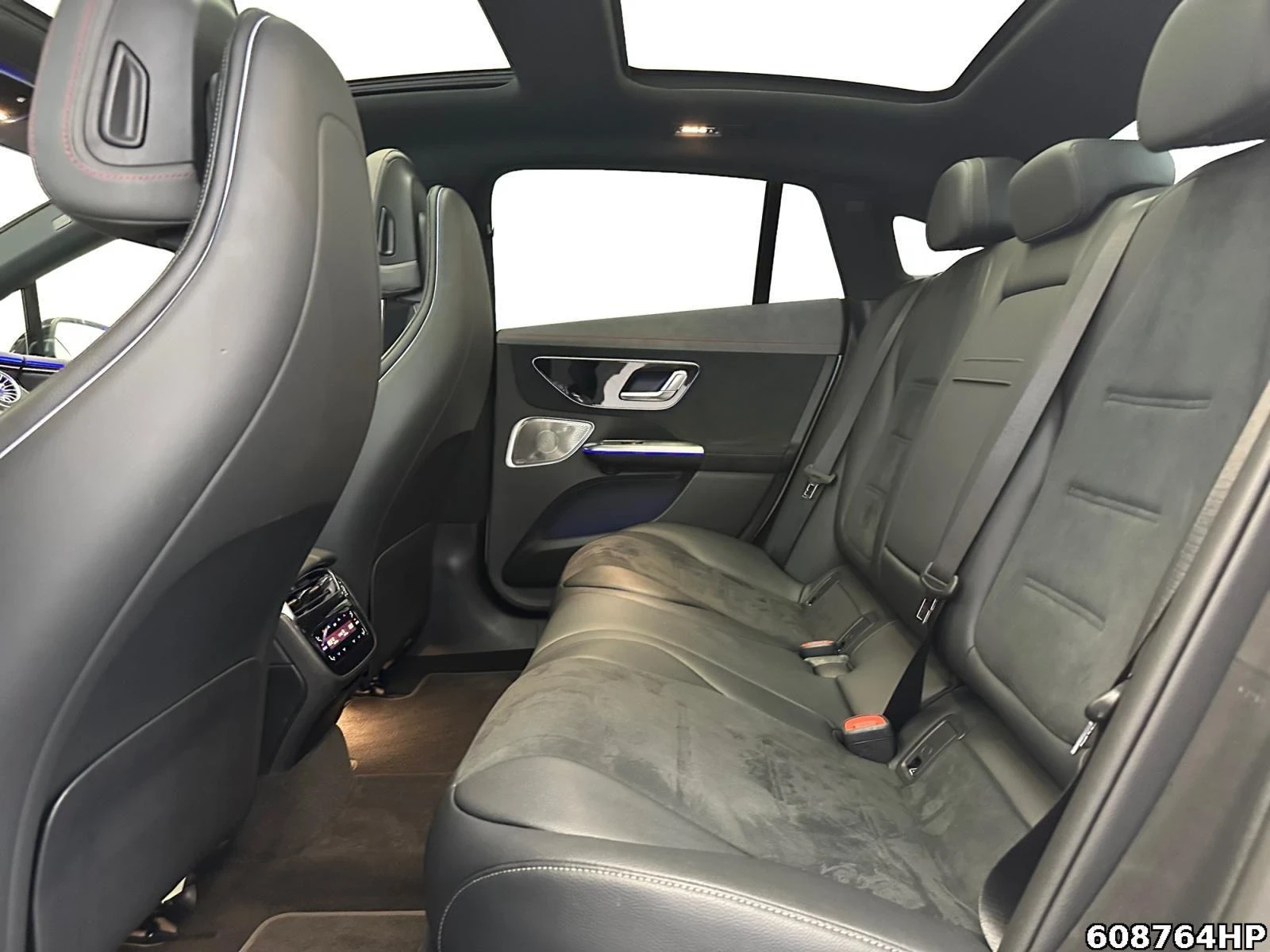 Mercedes-Benz EQE 350 AMG Dig.Light 360 DIST PANO Burmester Winter-P, снимка 12 - Автомобили и джипове - 55195589