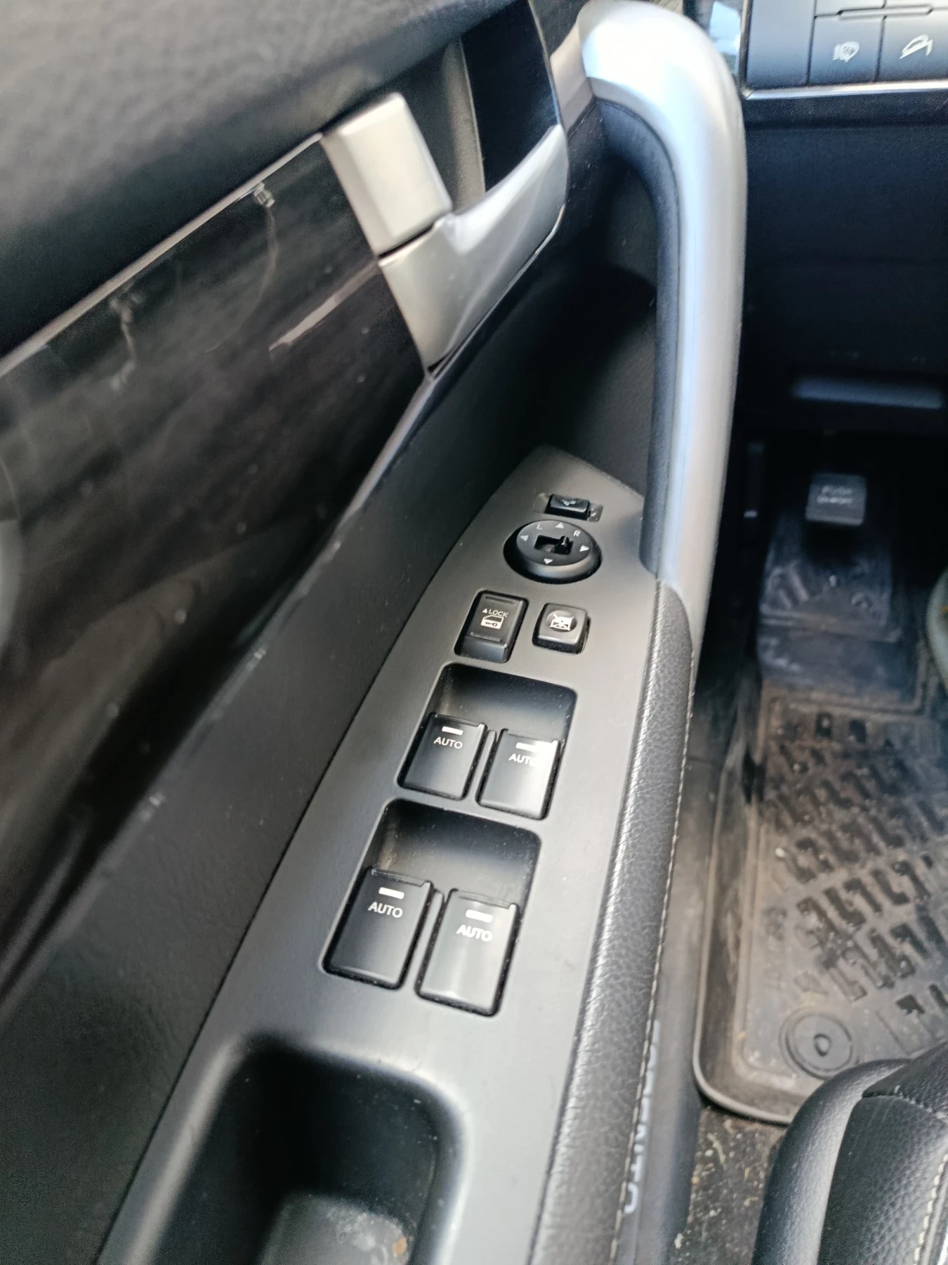 Kia Sorento 2.2 CRDI, снимка 13 - Автомобили и джипове - 54691280