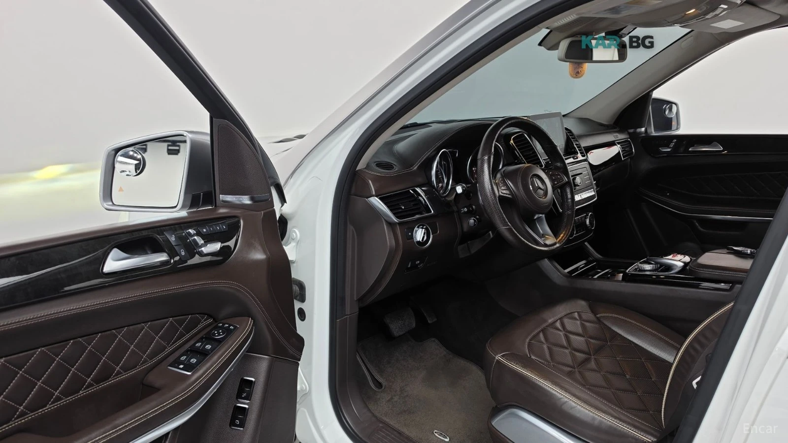 Mercedes-Benz GLS 500 4MATIC* 360* КОЖА* ОБДУХ* НАВИ* ПАНО* МОНИТОРИ, снимка 8 - Автомобили и джипове - 56009681