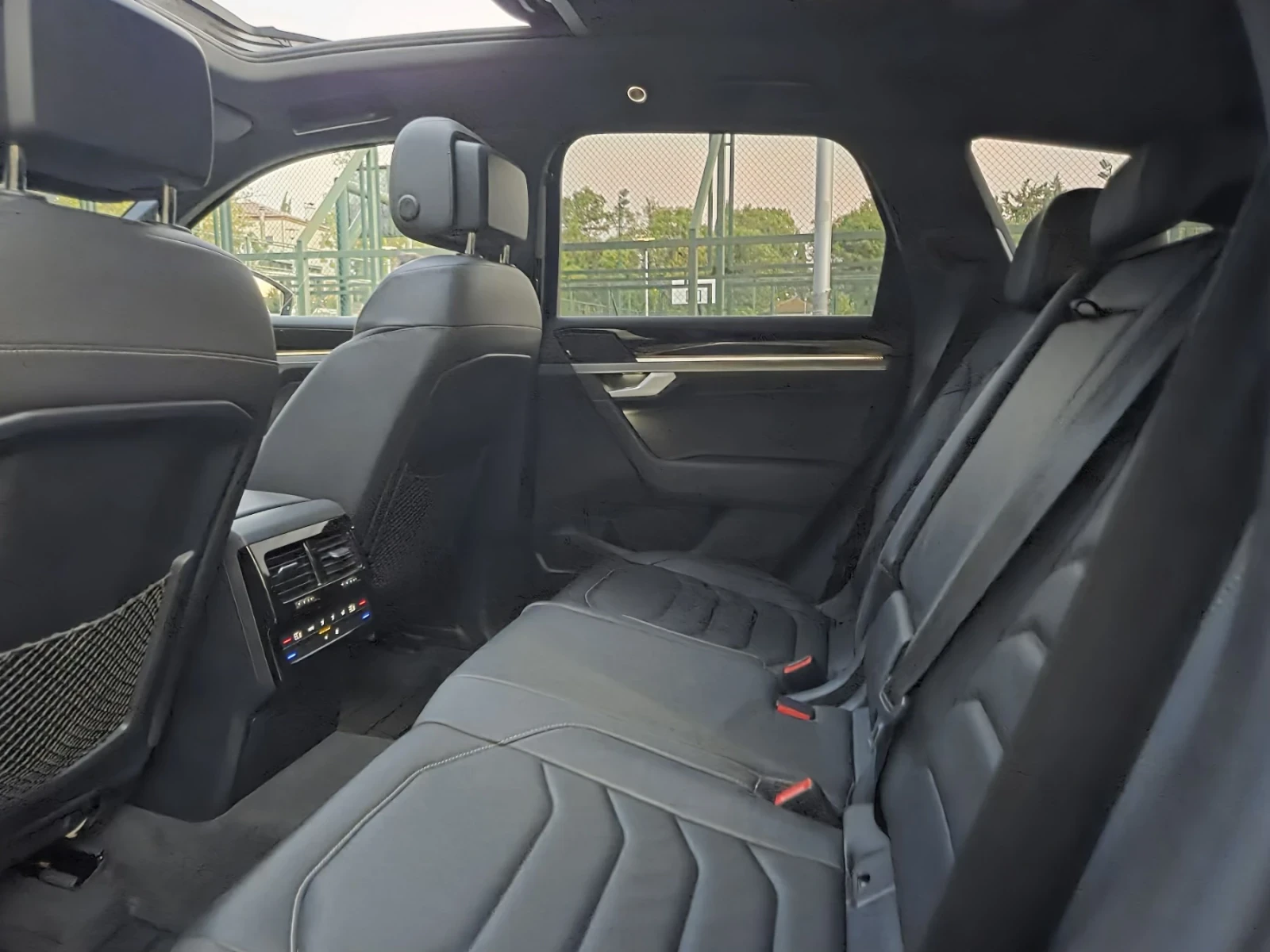 VW Touareg, снимка 9 - Автомобили и джипове - 56127144