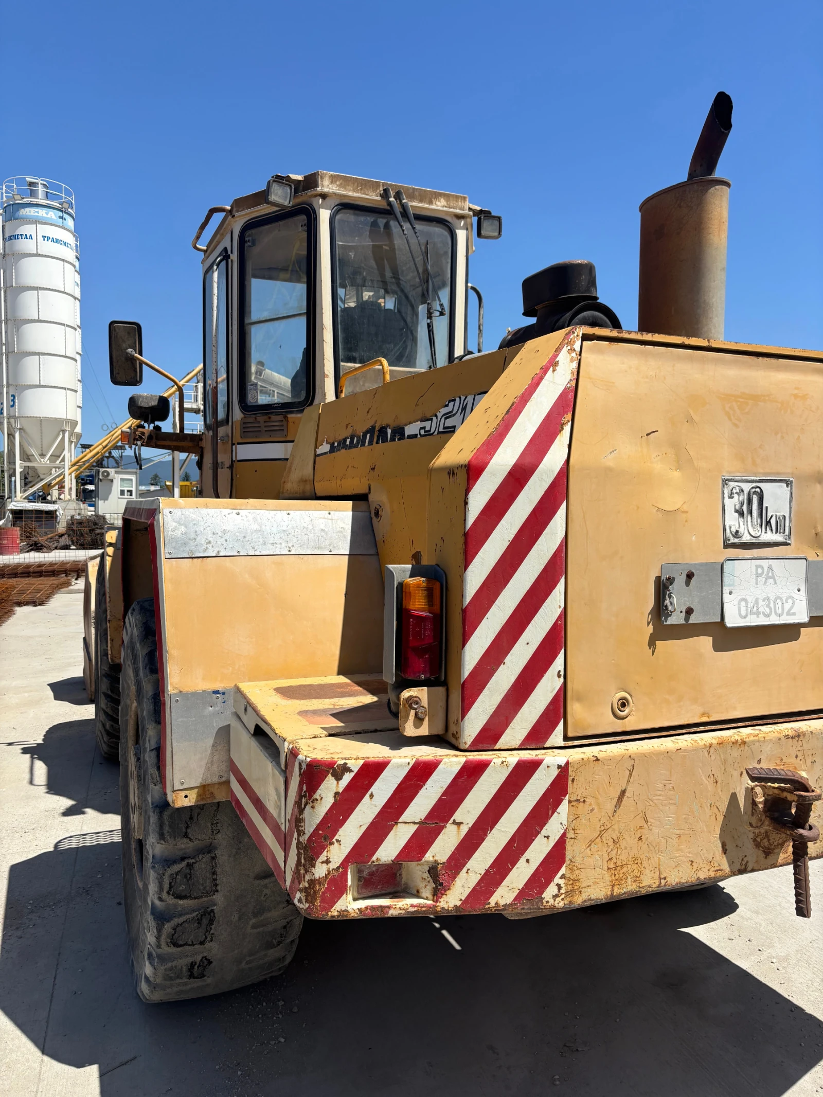 Челен товарач Liebherr 521, снимка 3 - Индустриална техника - 55086645