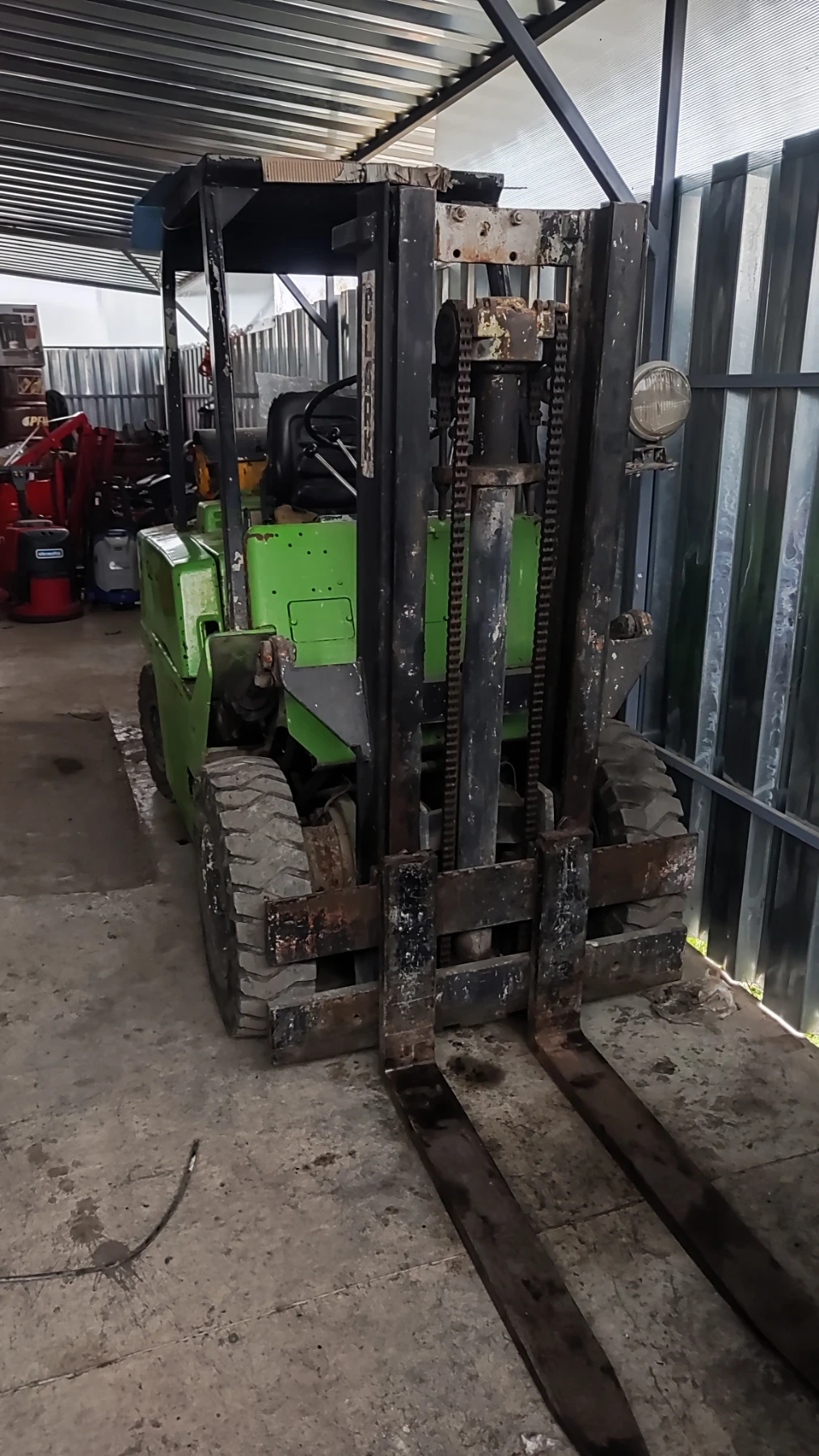 ������� Clark ��� | Mobile.bg � ����������� 1