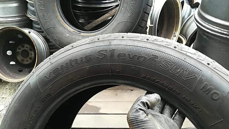 Гуми Летни 235/60R18, снимка 8 - Гуми и джанти - 25464459