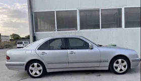 Mercedes-Benz E 200, снимка 1