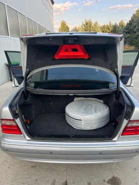 Mercedes-Benz E 200, снимка 12