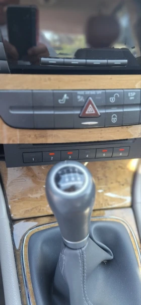 Mercedes-Benz E 220 2.2, снимка 3