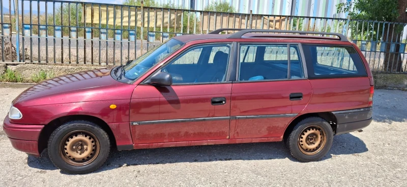 Opel Astra 1.4i, снимка 3 - Автомобили и джипове - 52311631