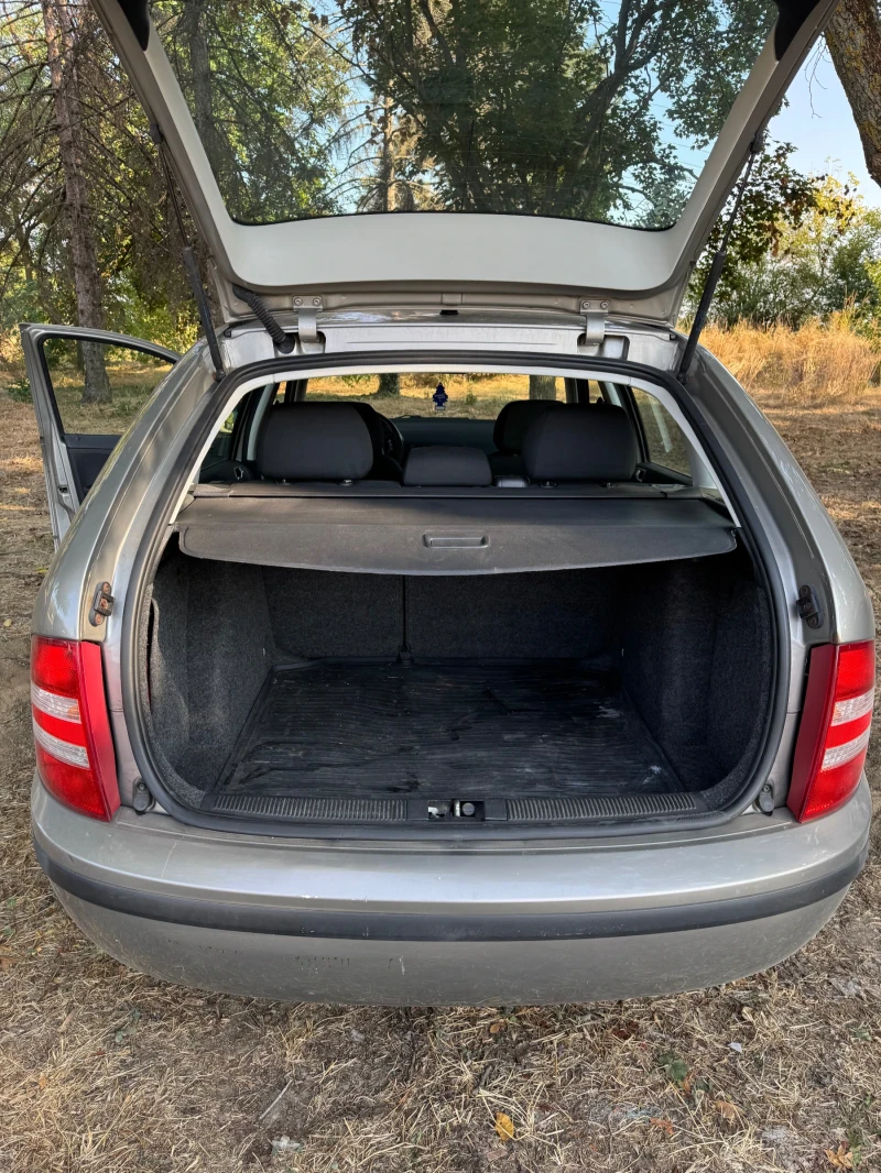 Skoda Fabia, снимка 11 - Автомобили и джипове - 52257587