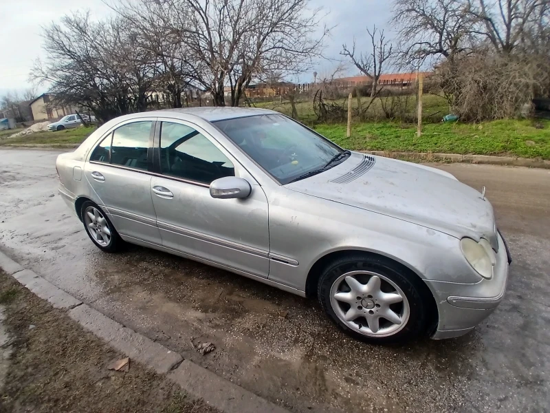 Mercedes-Benz C 270, снимка 4 - Автомобили и джипове - 53470427