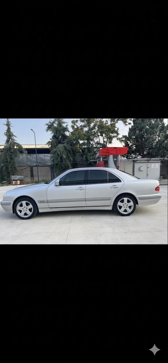 Mercedes-Benz E 200, снимка 2 - Автомобили и джипове - 54727690