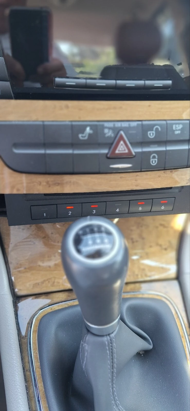 Mercedes-Benz E 220 2.2, снимка 3 - Автомобили и джипове - 56129990