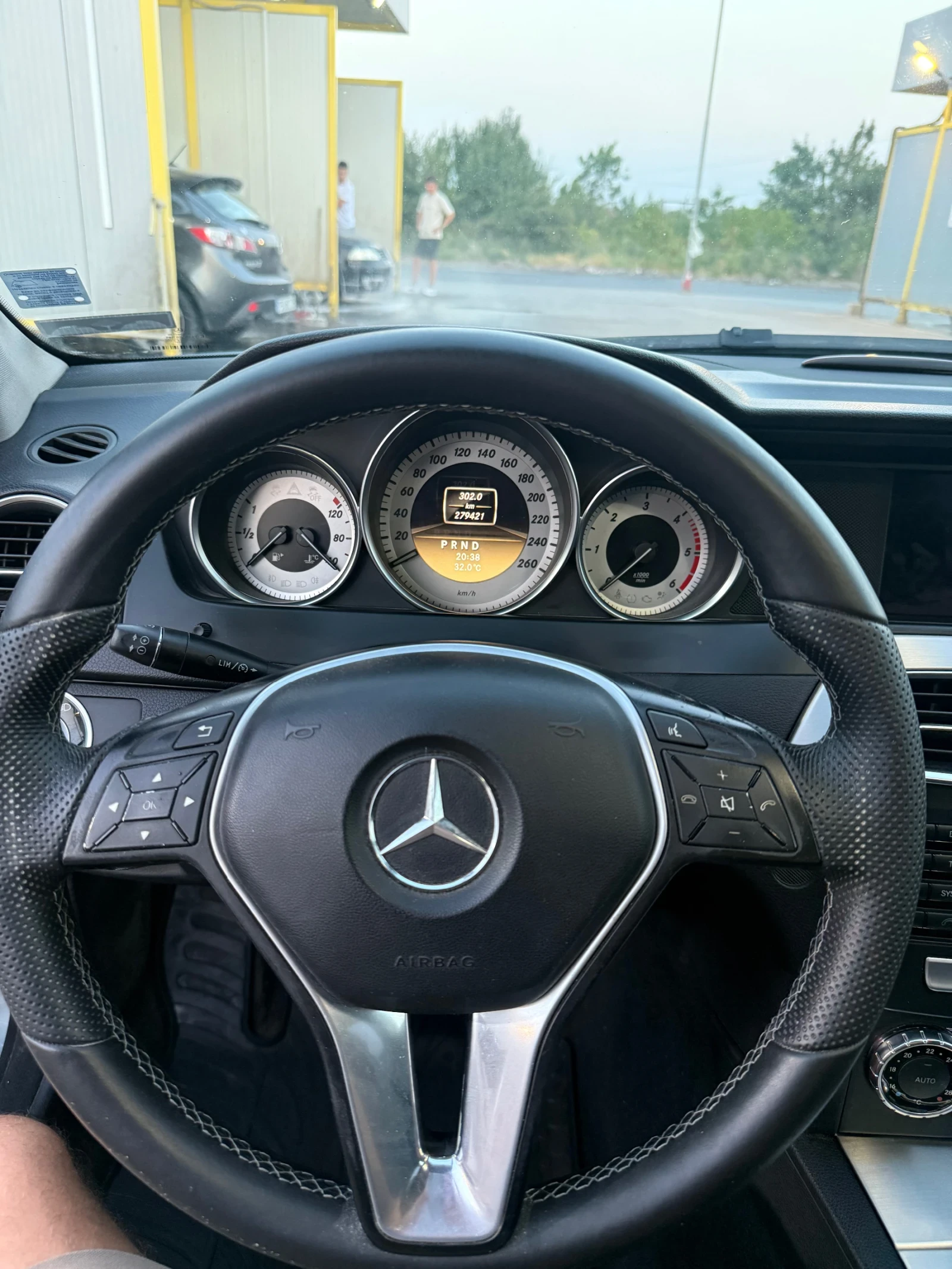Mercedes-Benz C 220  - изображение 8