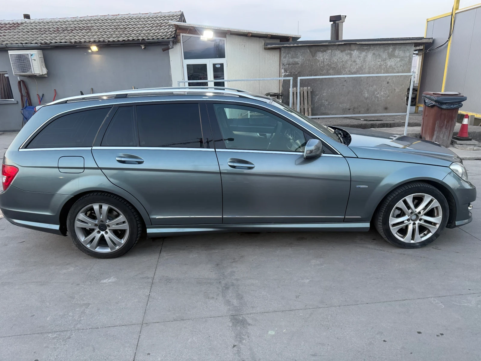 Mercedes-Benz C 220  - изображение 2