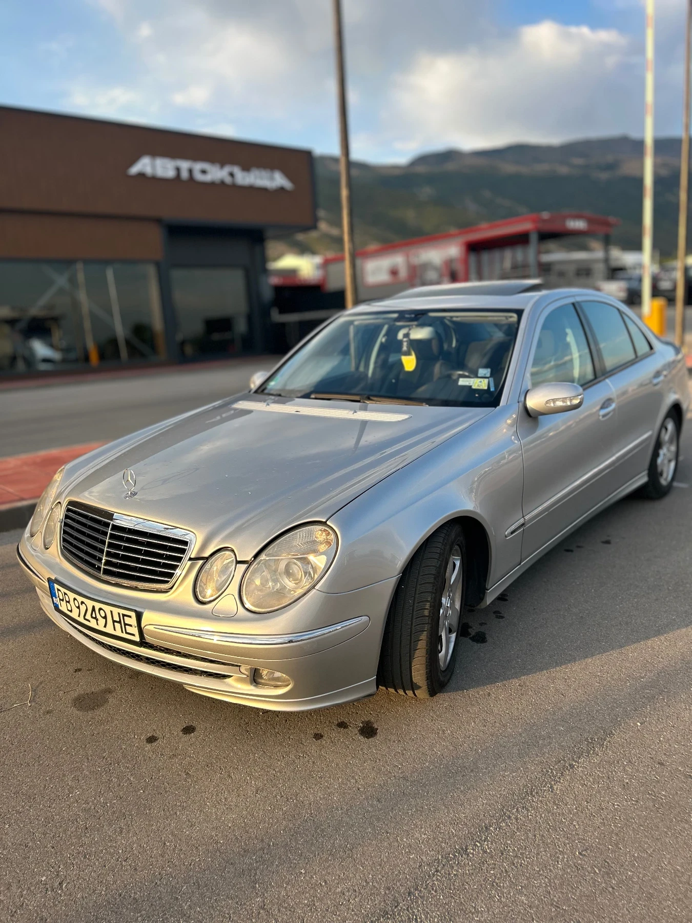Mercedes-Benz E 220 Avantgarde  - изображение 2