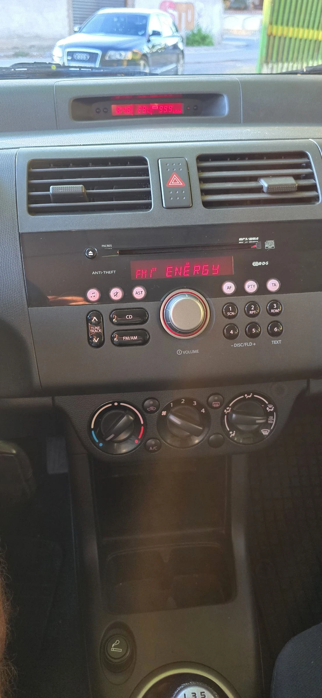 Suzuki Swift 1.3i - изображение 10