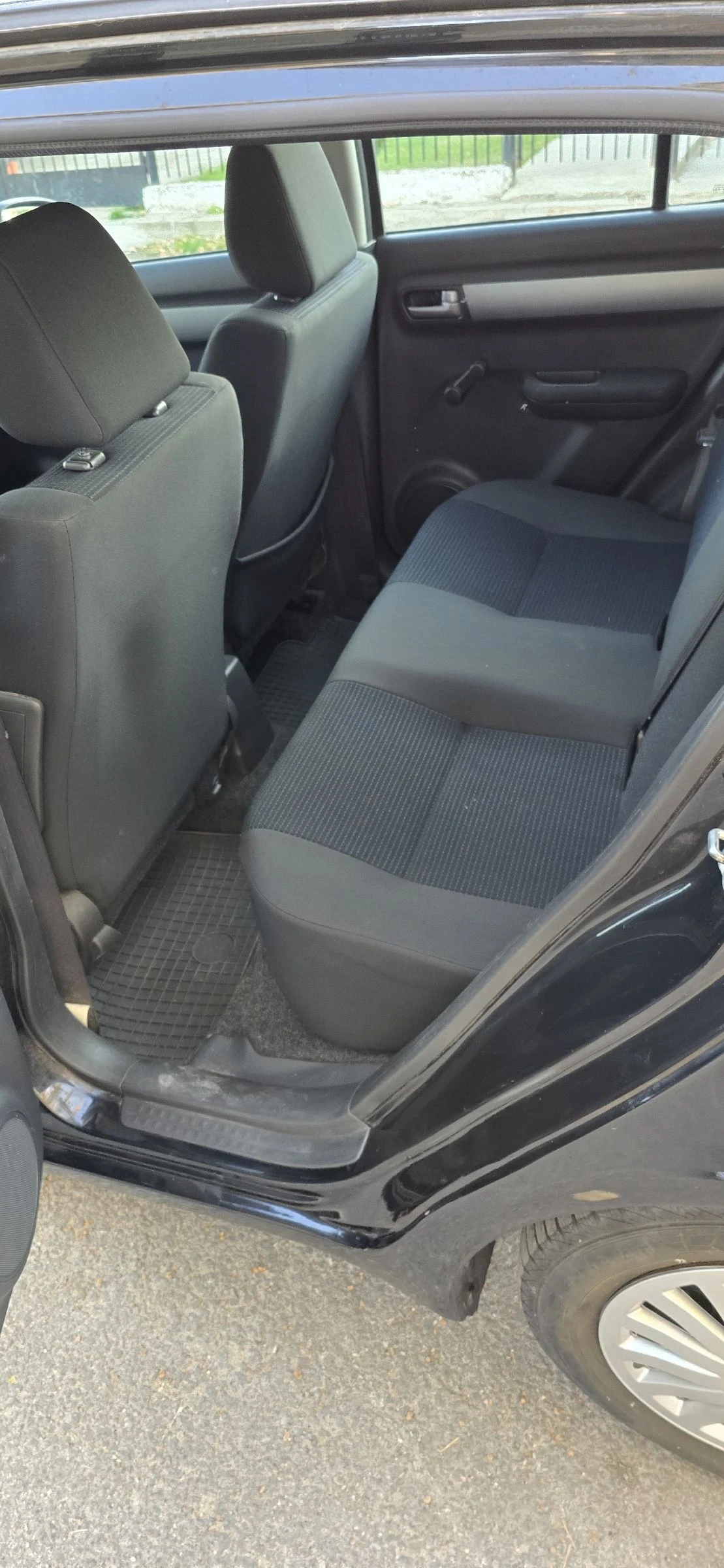 Suzuki Swift 1.3i - изображение 6