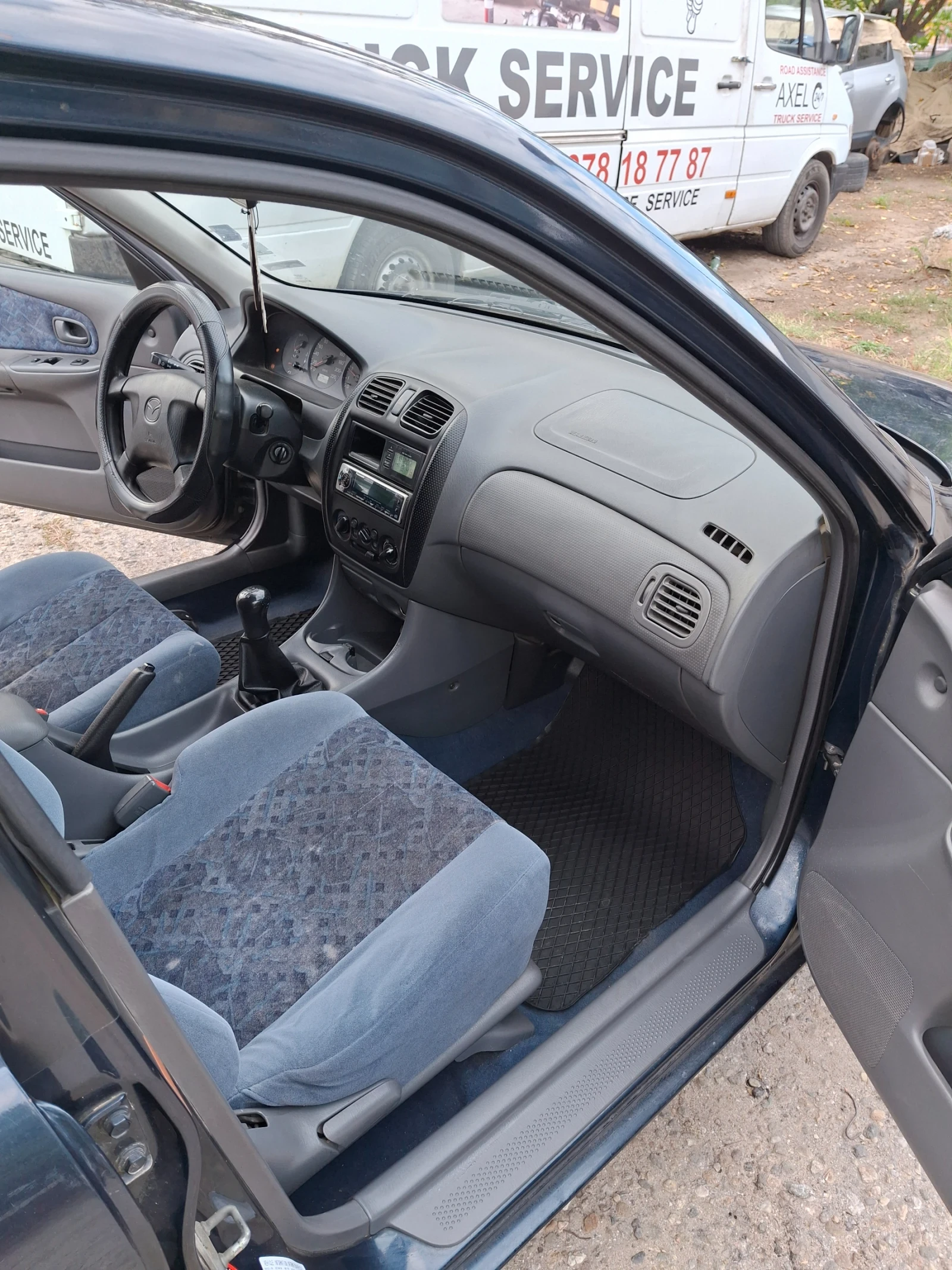 Mazda 323 1.5 16v газов инжекцион - изображение 8