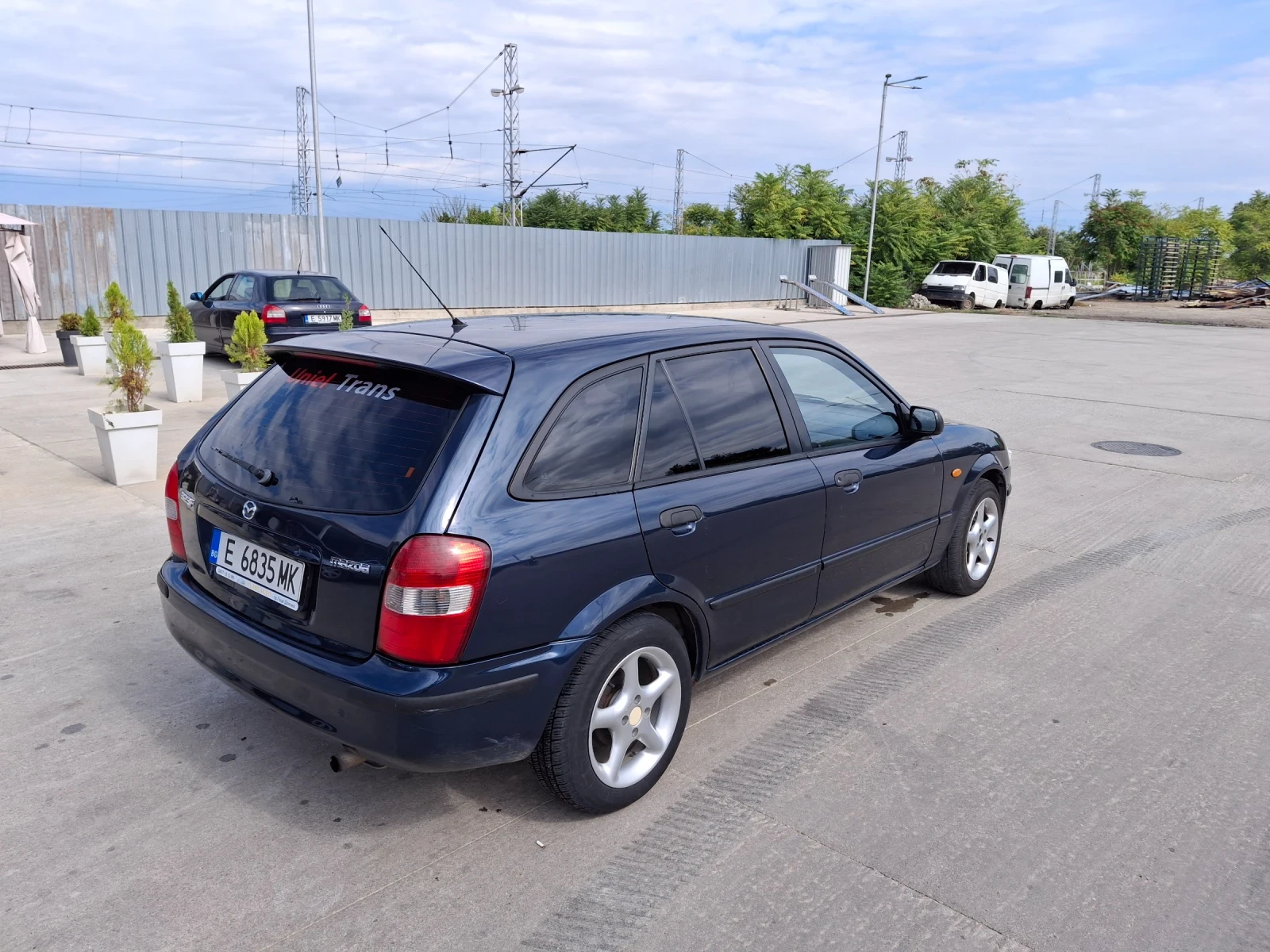 Mazda 323 1.5 16v газов инжекцион - изображение 6