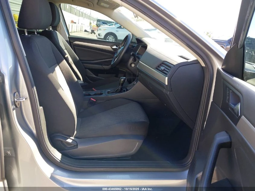 VW Jetta 1.4L I-4 DI, DOHC, VVT, TURBO, 147HP Front Wheel | Mobile.bg   10