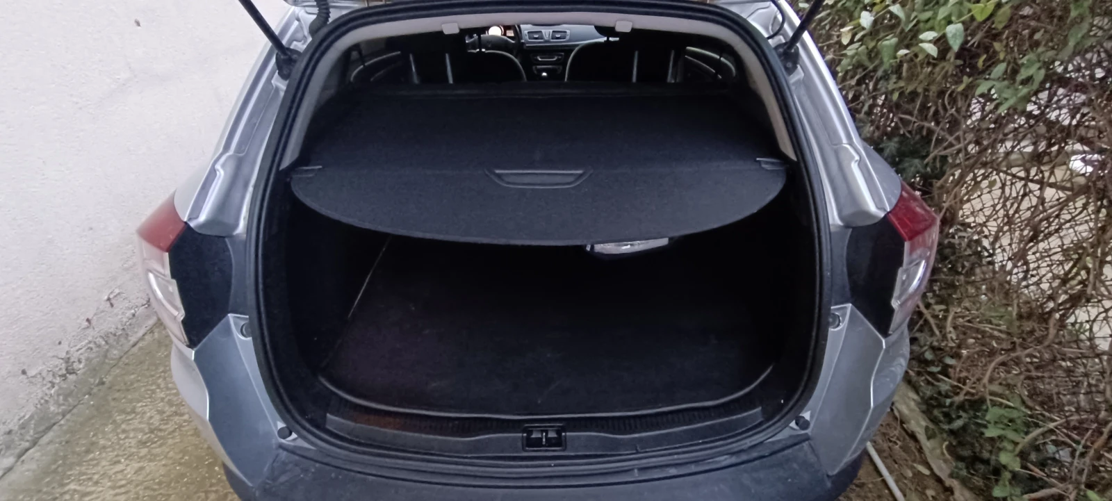 Renault Megane 1.5 DCI, снимка 15 - Автомобили и джипове - 53833225