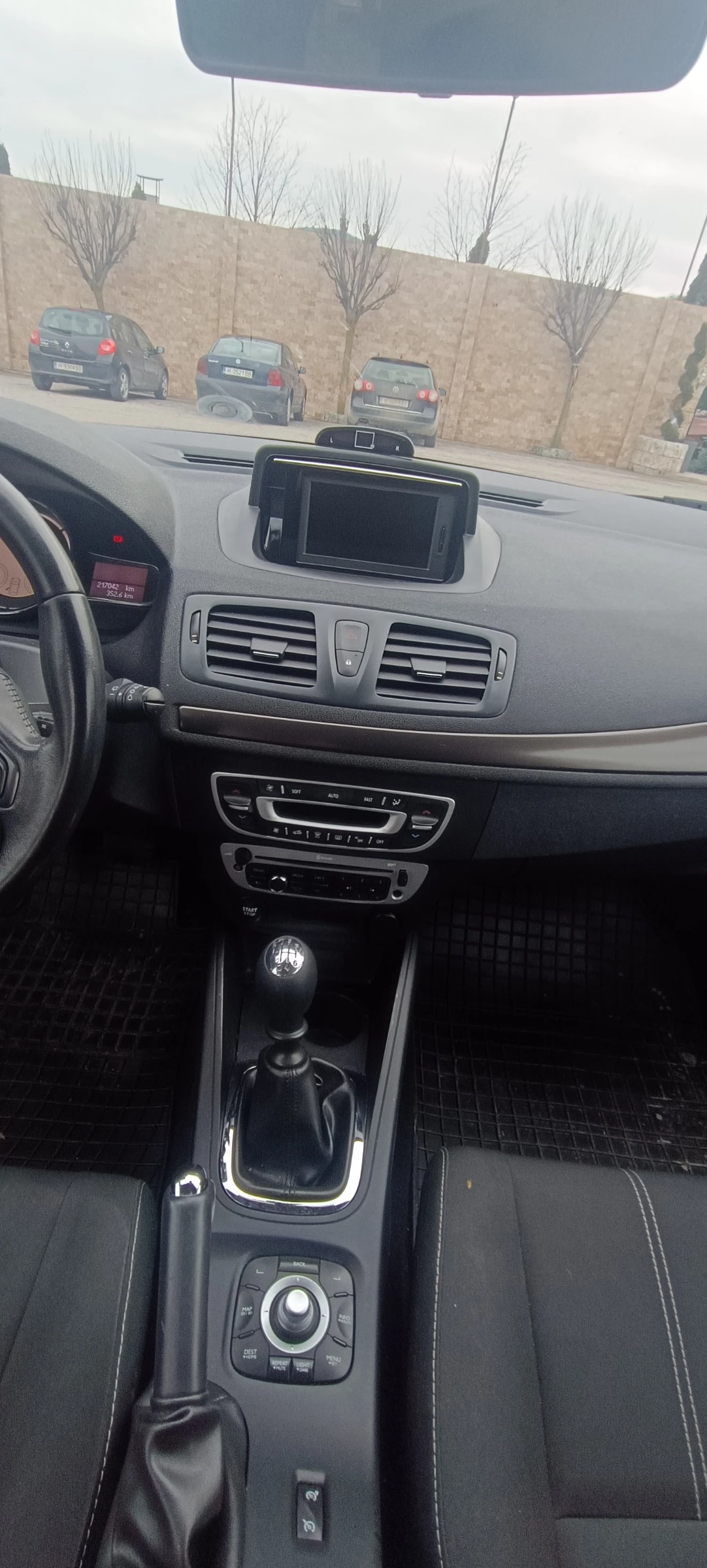 Renault Megane 1.5 DCI, снимка 12 - Автомобили и джипове - 53833225