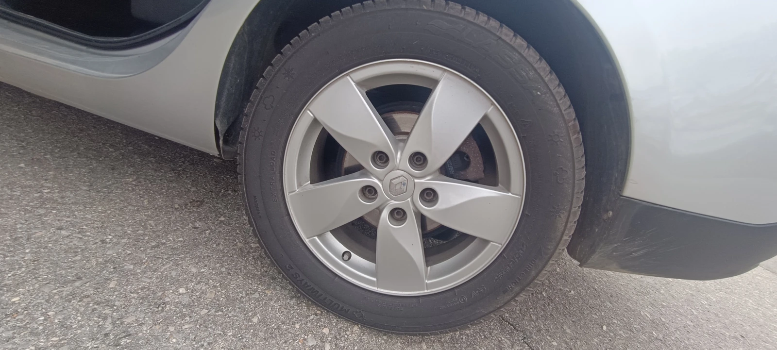 Renault Megane 1.5 DCI, снимка 9 - Автомобили и джипове - 53833225