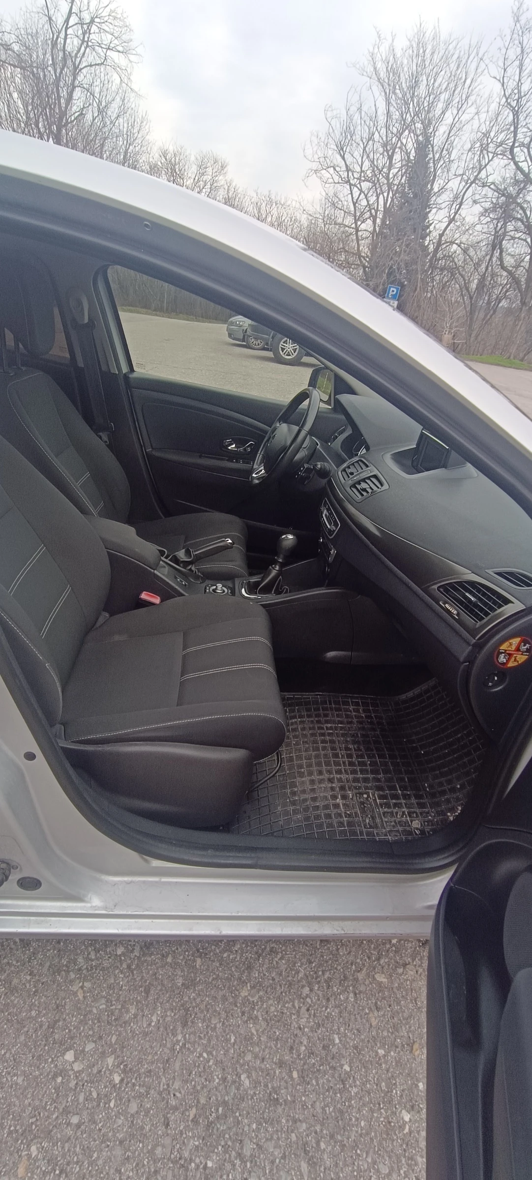 Renault Megane 1.5 DCI, снимка 6 - Автомобили и джипове - 53833225