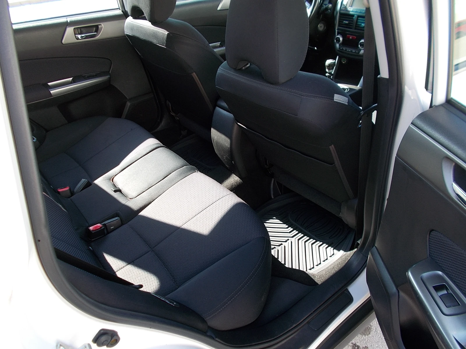 Subaru Forester 2.0D  4x4 AWD, снимка 9 - Автомобили и джипове - 53866598