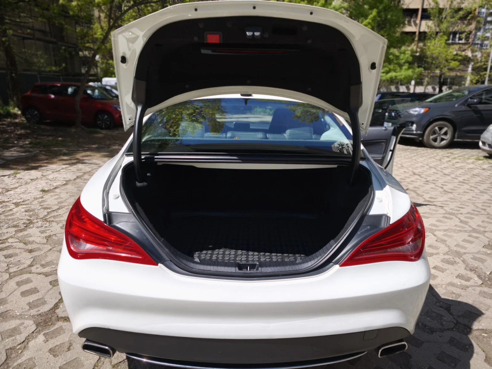 Mercedes-Benz CLA 200, снимка 10 - Автомобили и джипове - 54321236