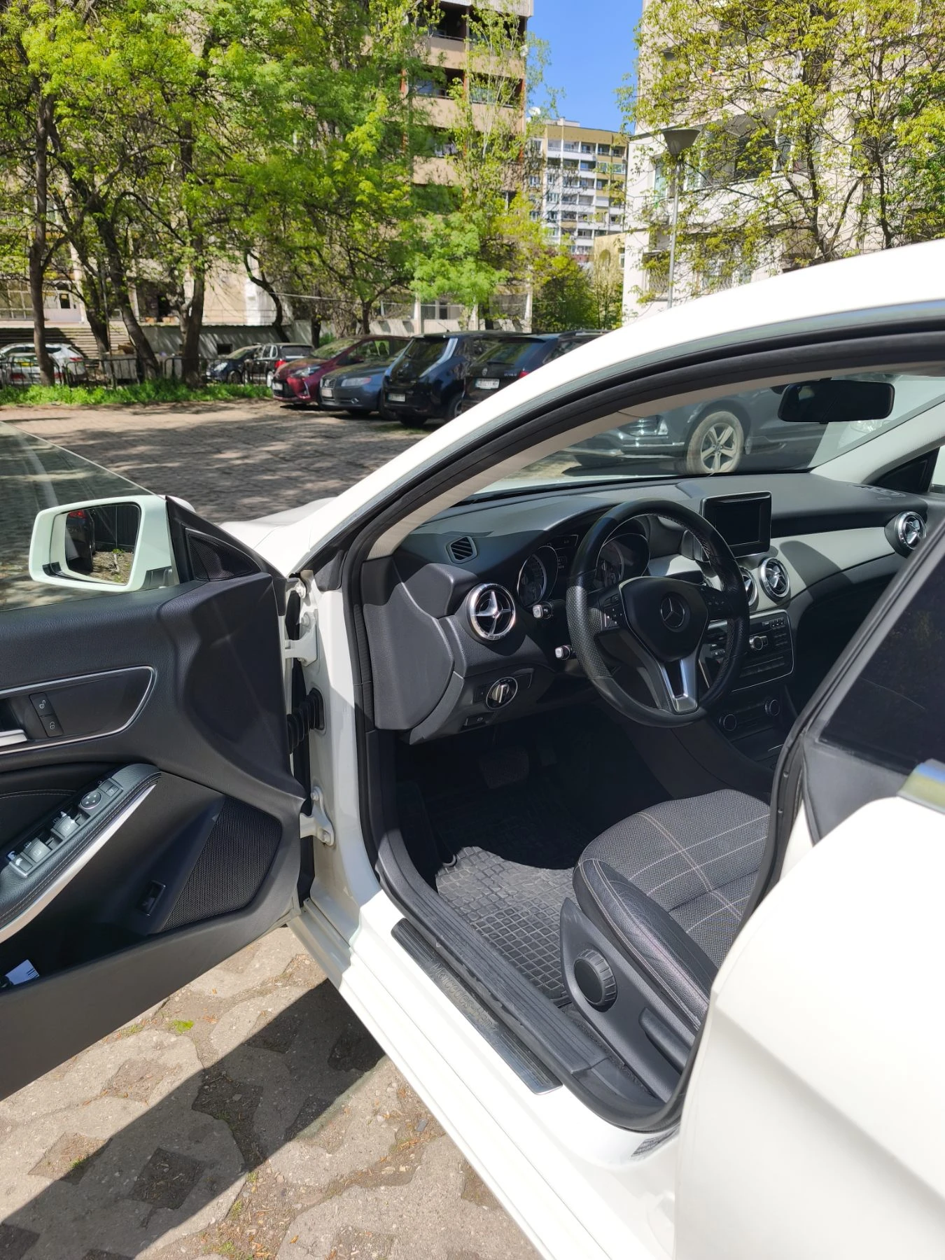 Mercedes-Benz CLA 200, снимка 7 - Автомобили и джипове - 54321236