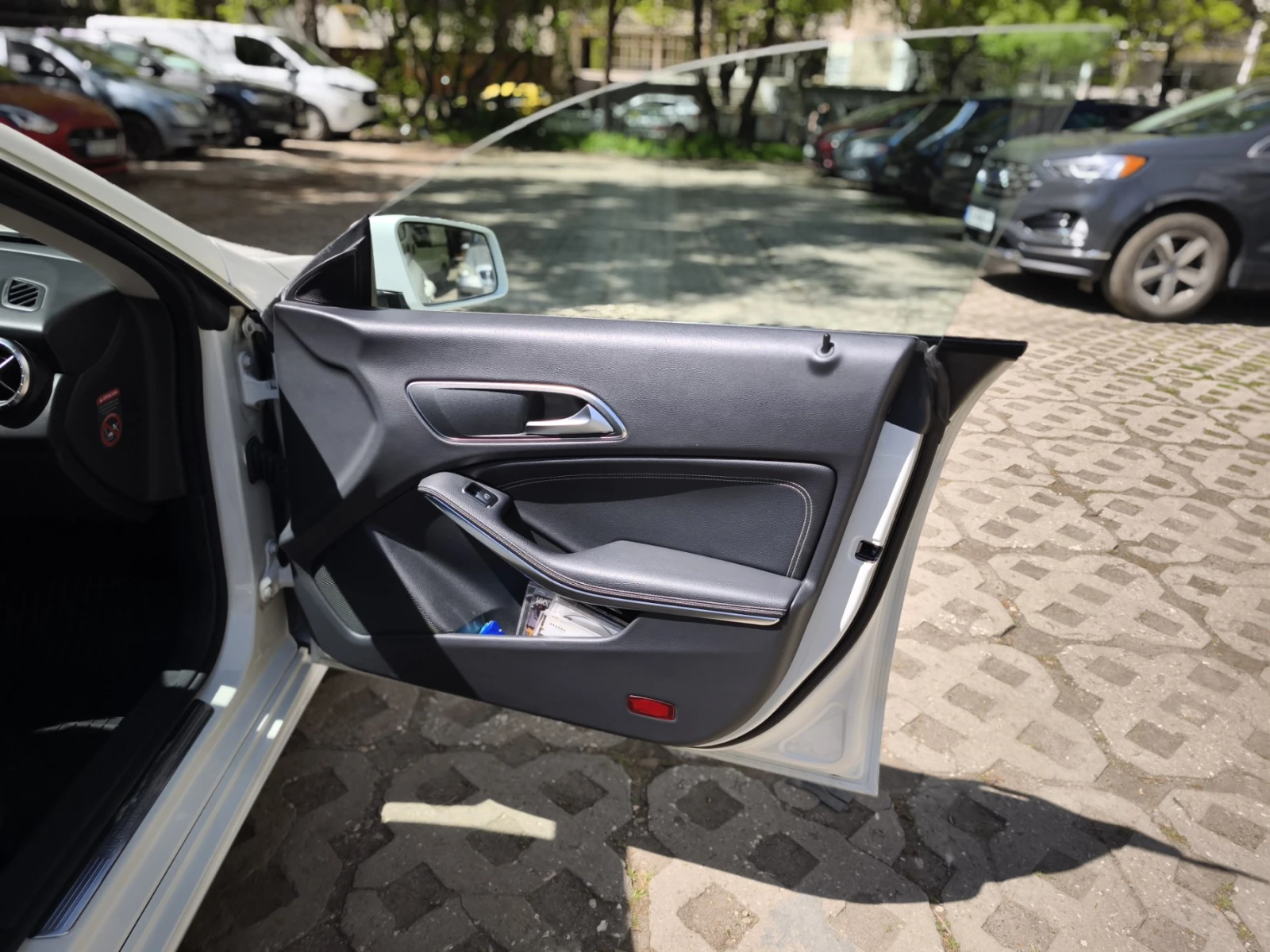 Mercedes-Benz CLA 200, снимка 8 - Автомобили и джипове - 54321236