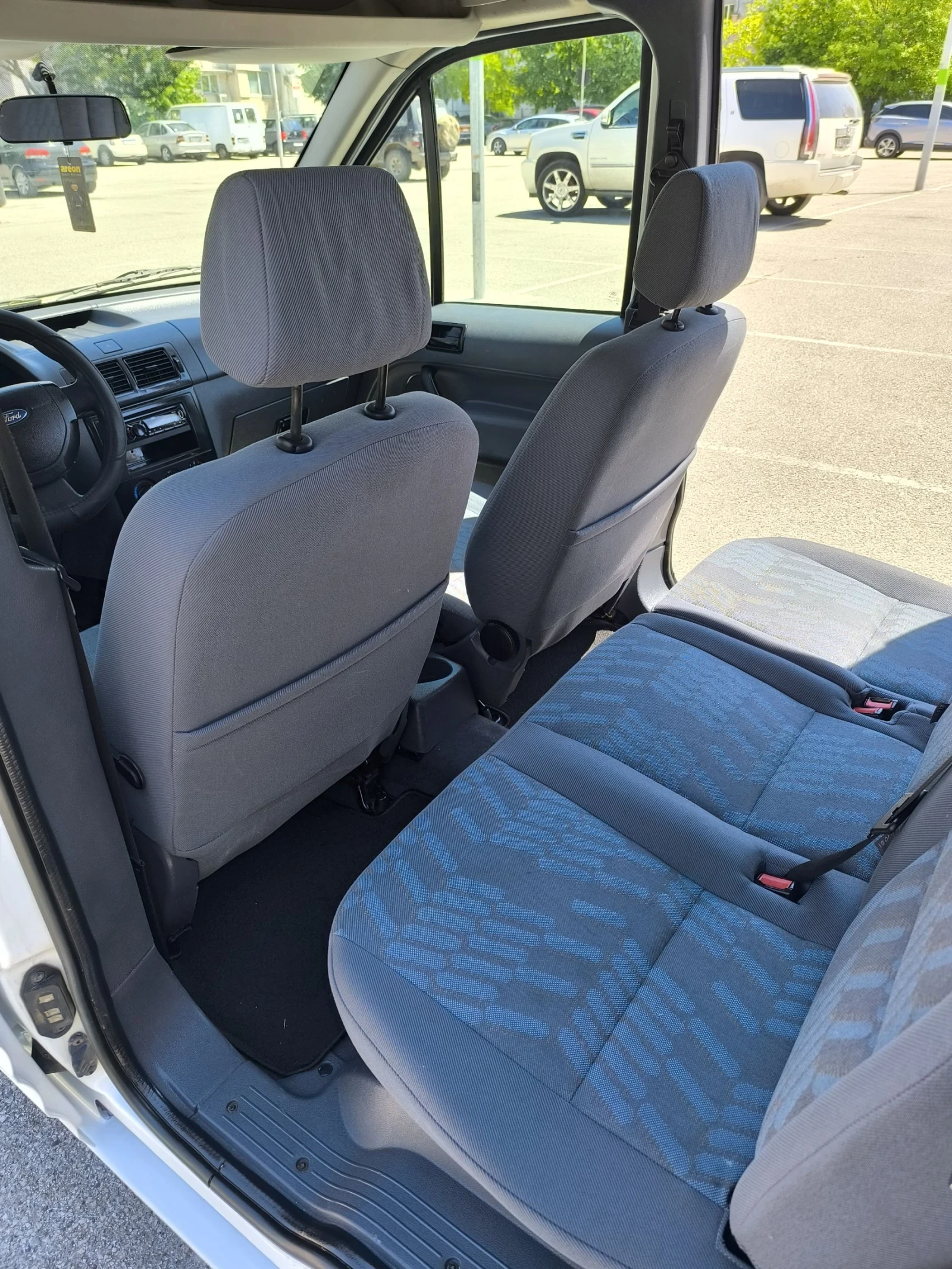 Ford Tourneo Connect 1.8TDI, снимка 7 - Автомобили и джипове - 54455839