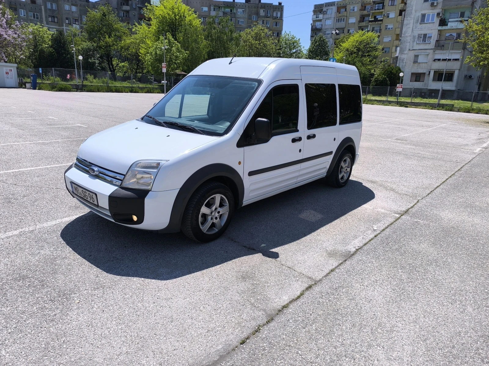 Ford Tourneo Connect 1.8TDI, снимка 3 - Автомобили и джипове - 54455839
