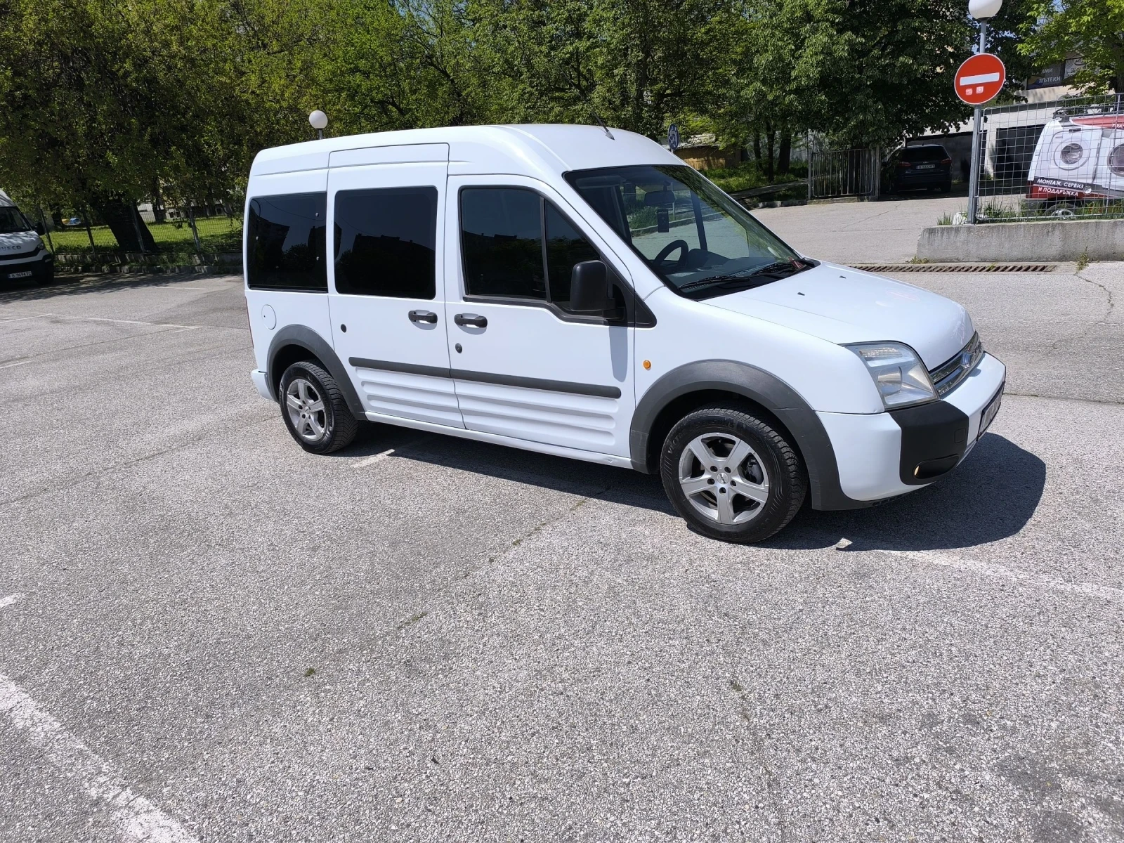 Ford Tourneo Connect 1.8TDI, снимка 2 - Автомобили и джипове - 54455839