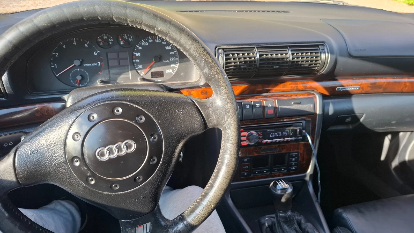 Audi A4 1.8tq, снимка 13 - Автомобили и джипове - 54541572
