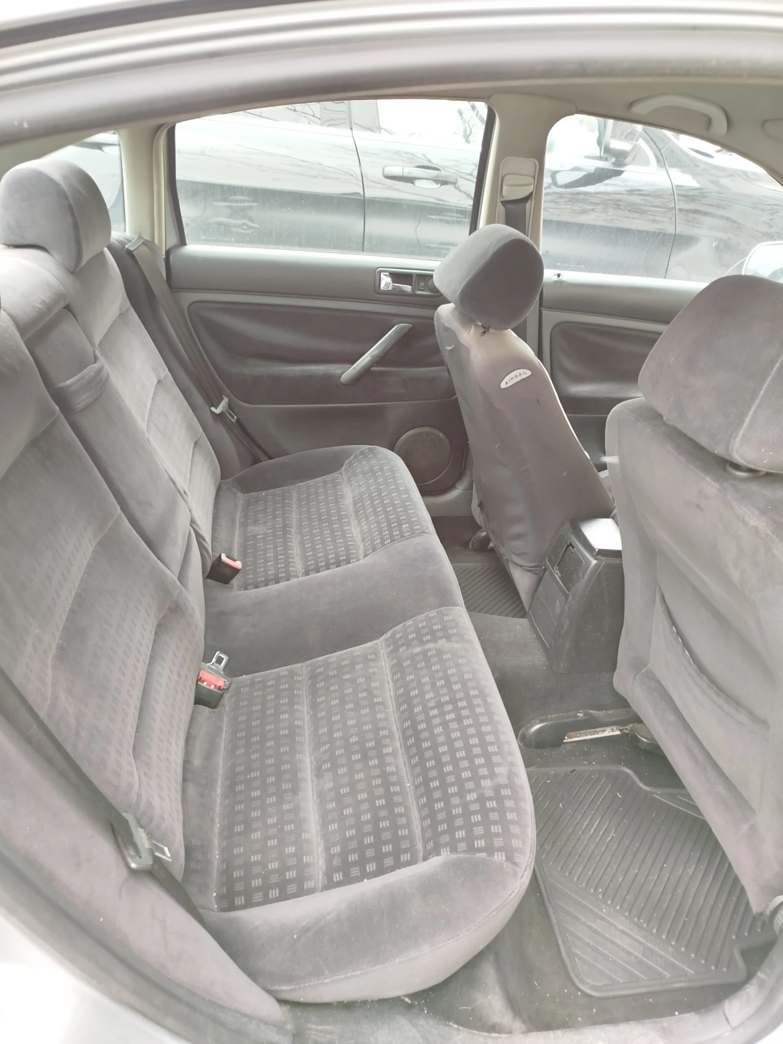 VW Passat, снимка 10 - Автомобили и джипове - 54669423