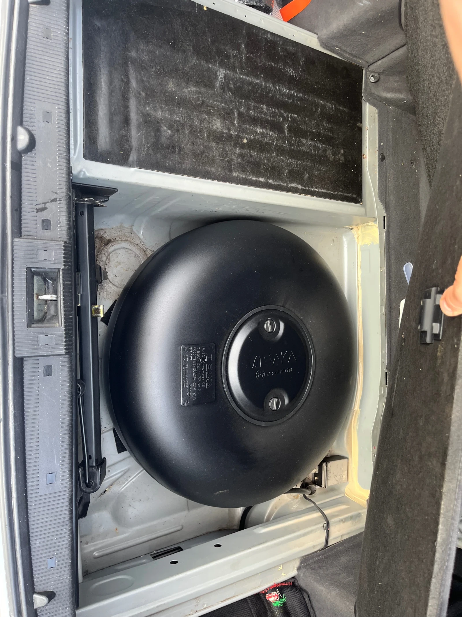 Mercedes-Benz E 200, снимка 11 - Автомобили и джипове - 54727690