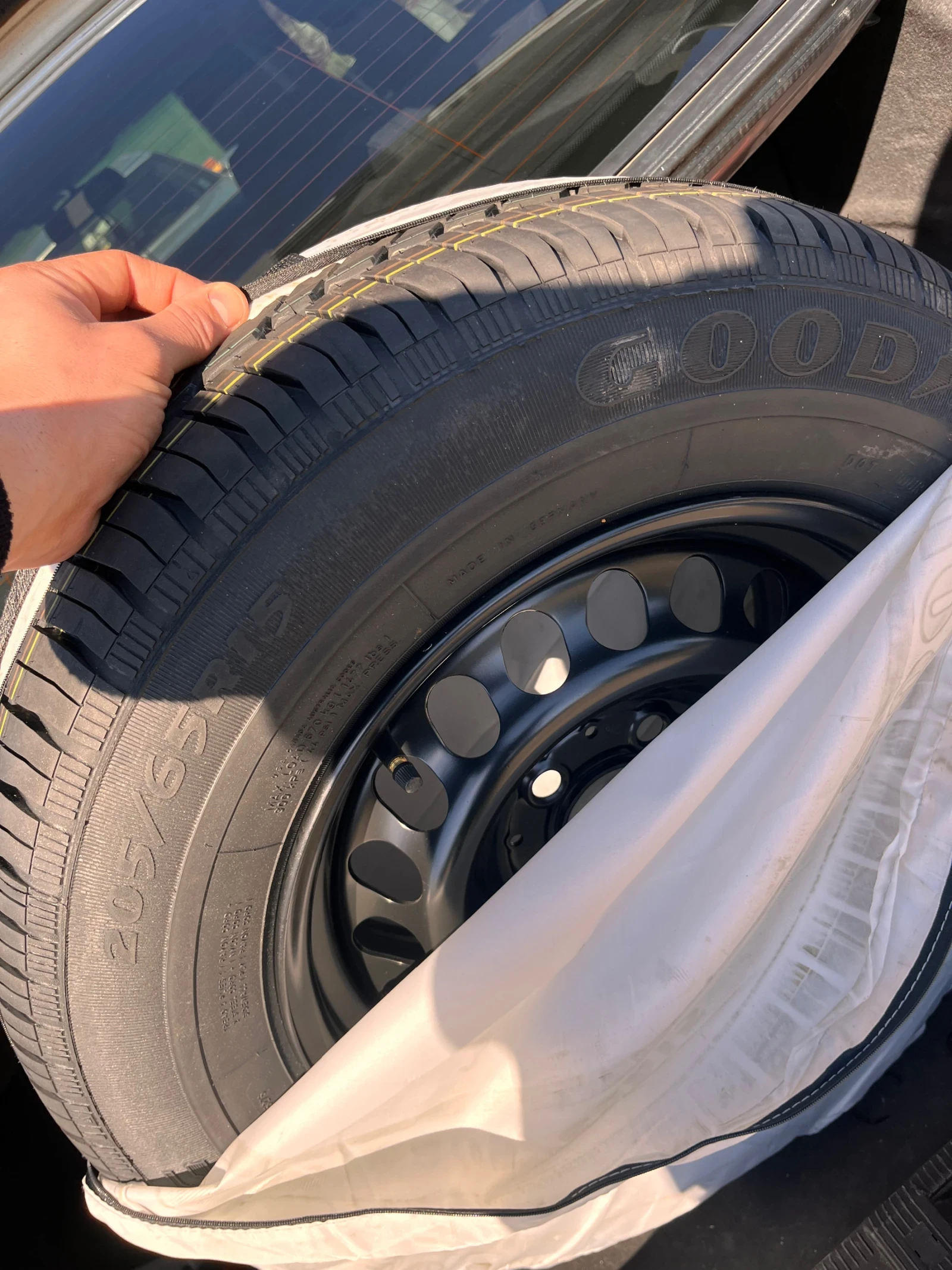 Mercedes-Benz E 200, снимка 15 - Автомобили и джипове - 54727690