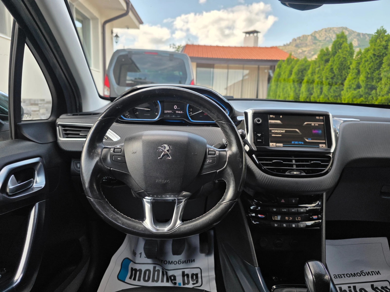 Peugeot 2008 1.6 E-HDI URBAN, снимка 11 - Автомобили и джипове - 54835973