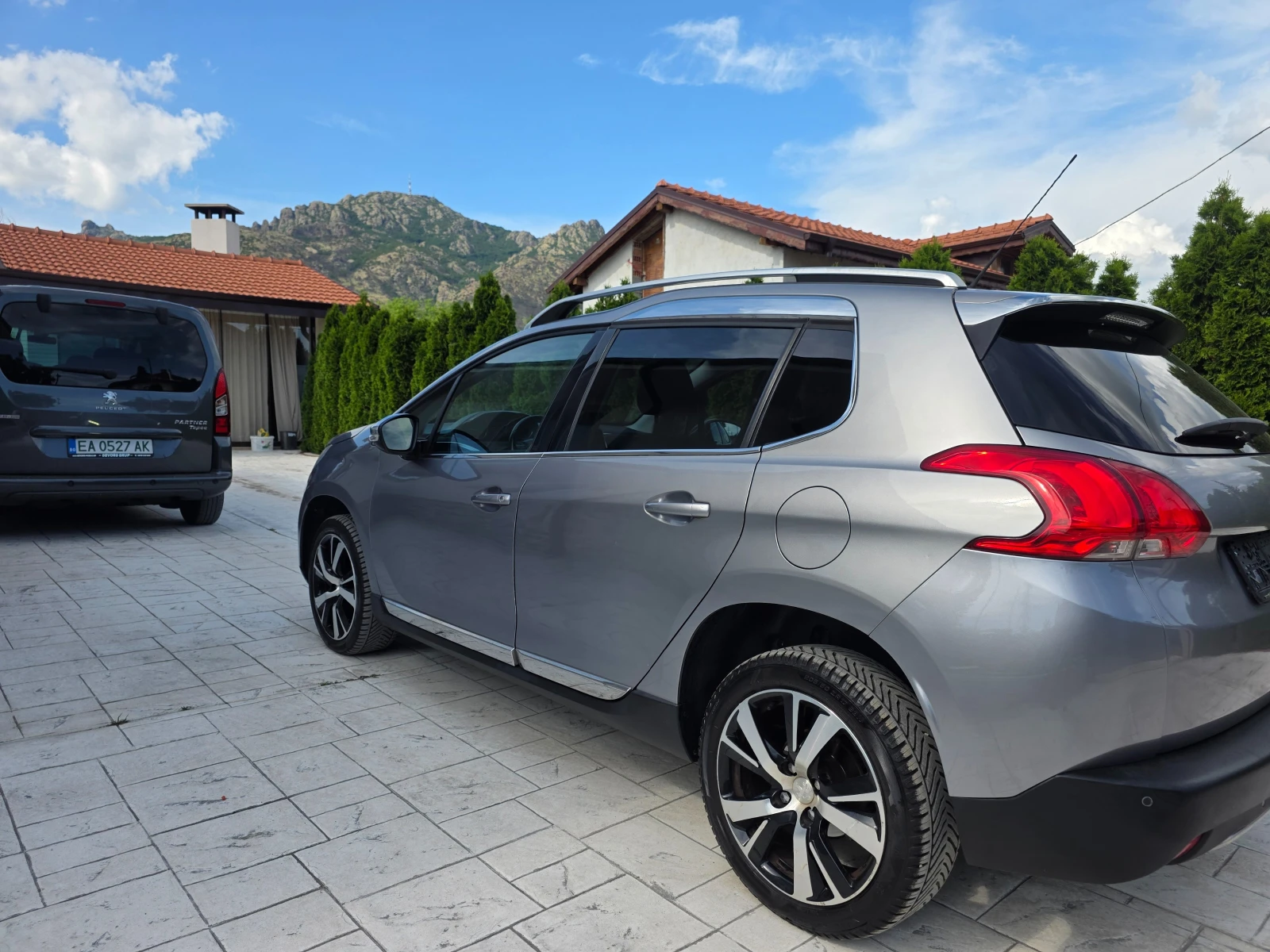 Peugeot 2008 1.6 E-HDI URBAN, снимка 8 - Автомобили и джипове - 54835973