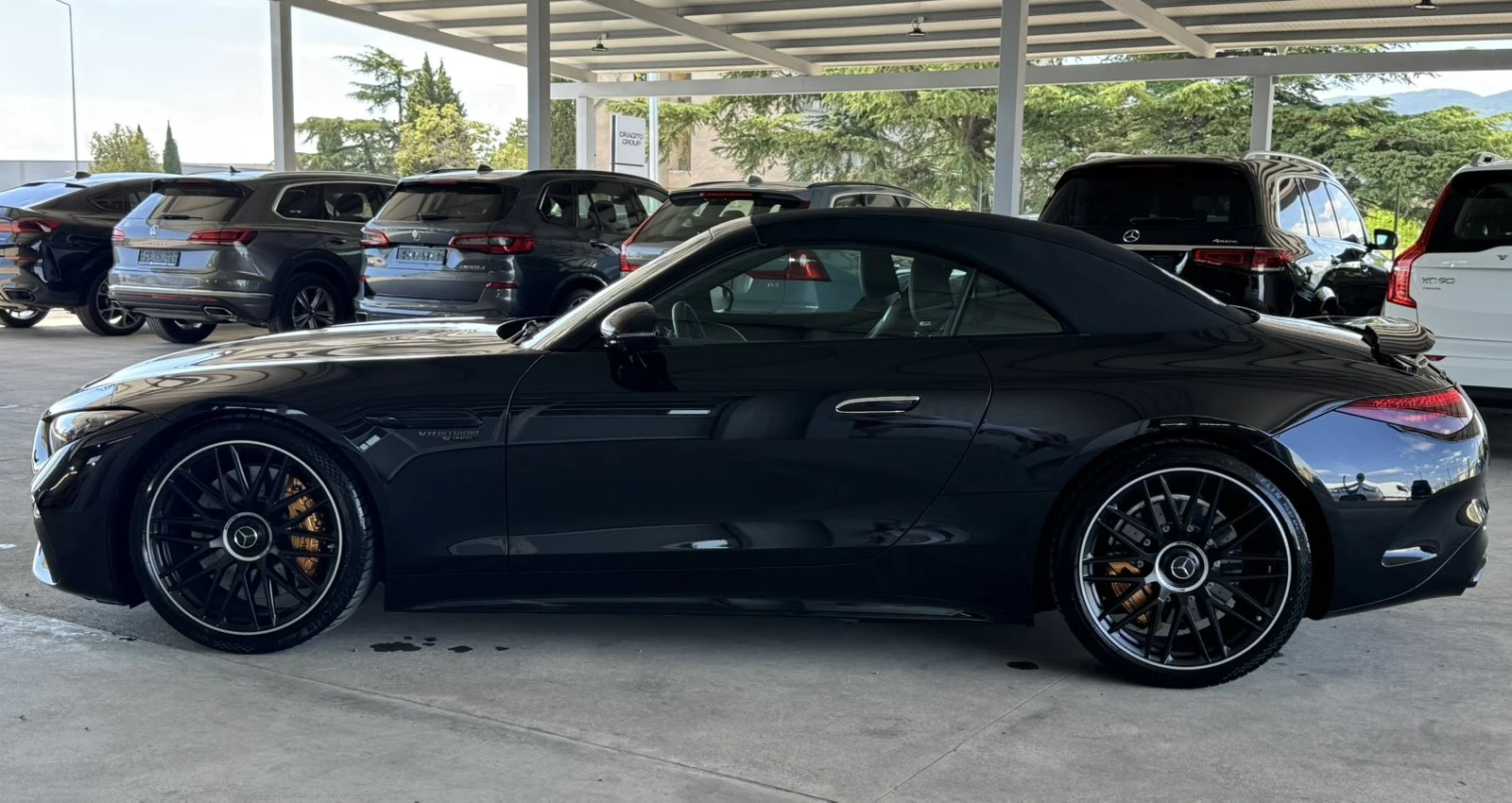 Mercedes-Benz SL 63 AMG 585ps* 4M+ * 8хл.км* CARBON CERAMIC* NIGHT* HEAD U, снимка 2 - Автомобили и джипове - 55030706
