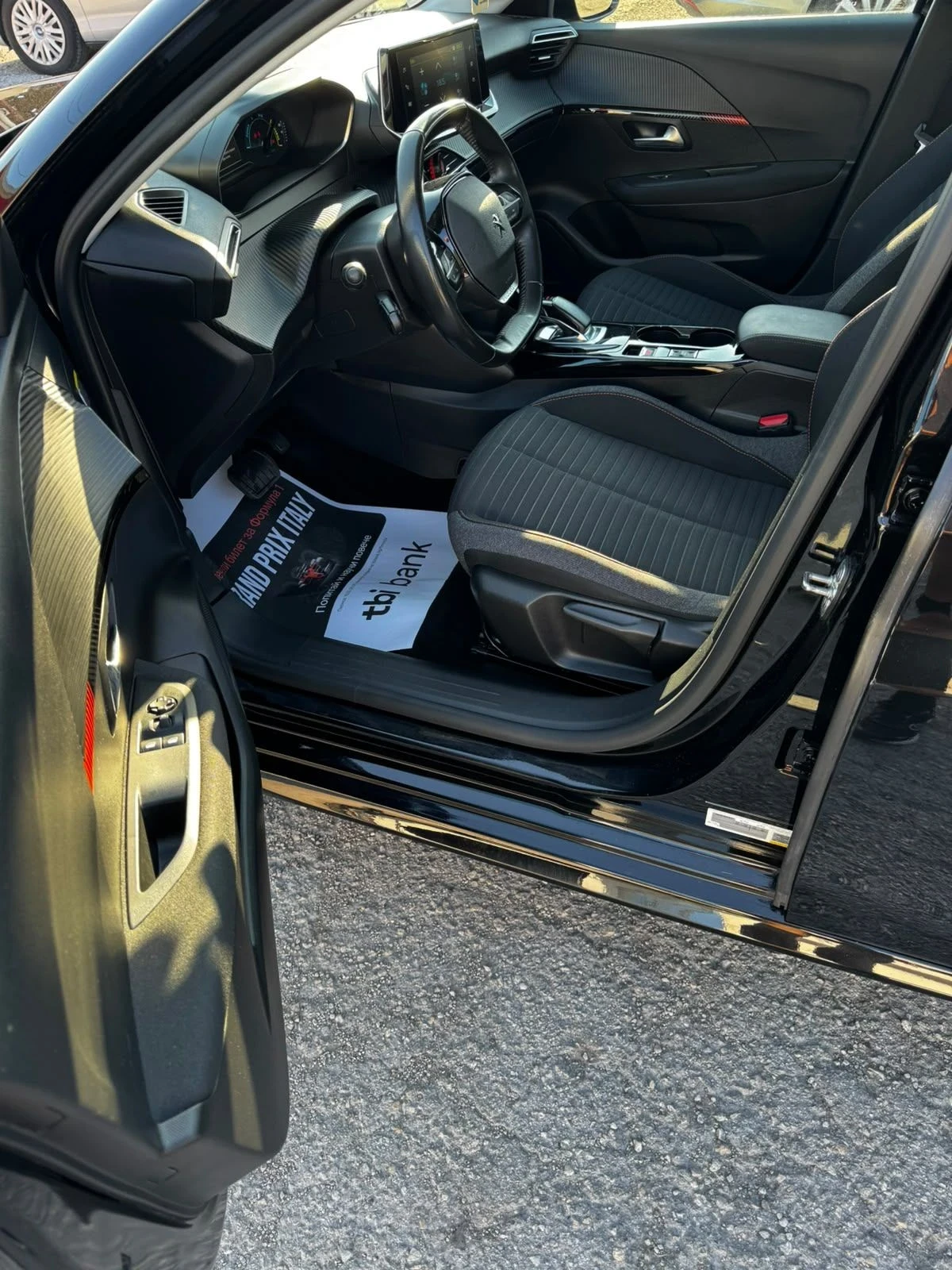 Peugeot 208 e-208, 50 kWh, 136 к.с., снимка 9 - Автомобили и джипове - 55808400