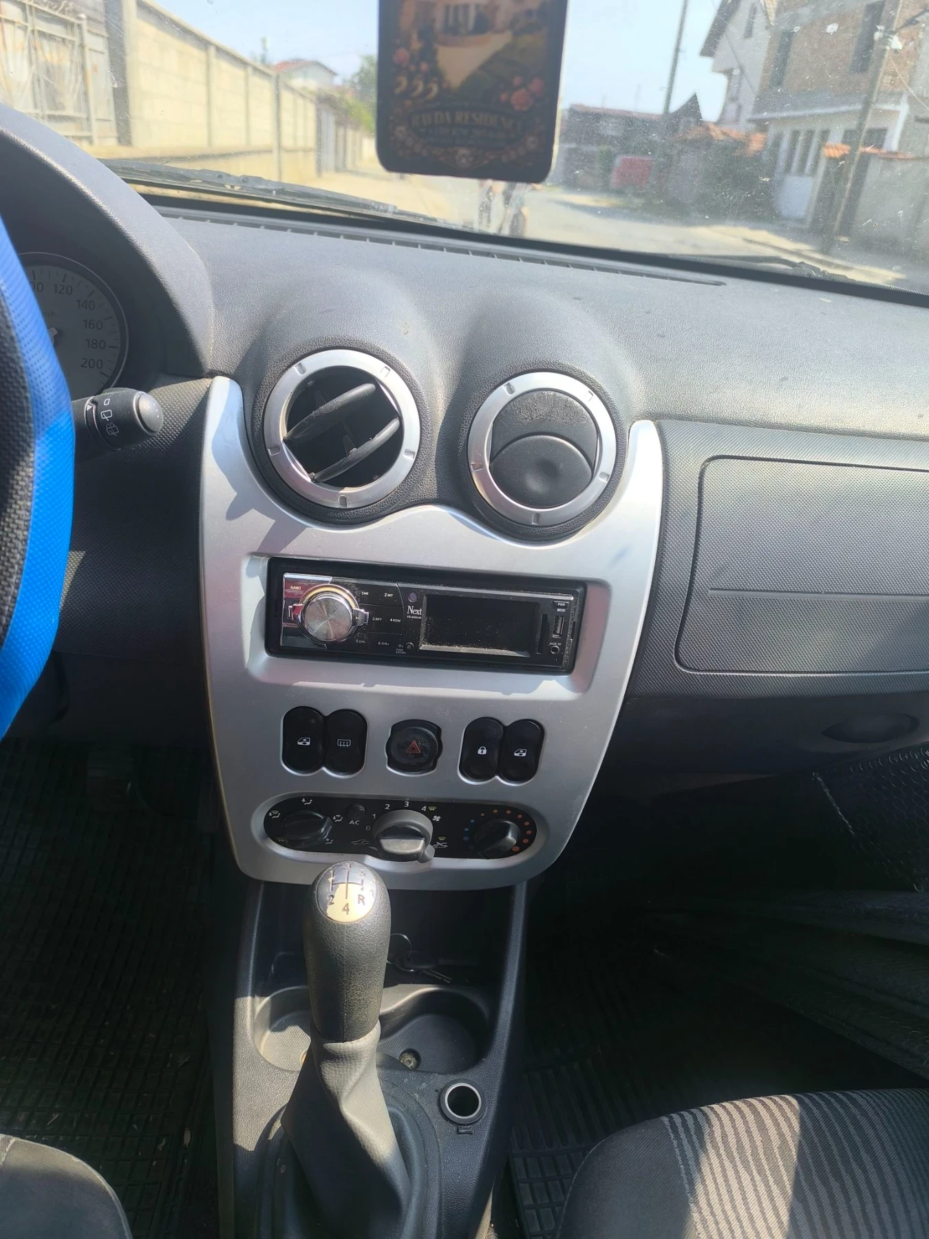 Dacia Sandero, снимка 6 - Автомобили и джипове - 55971114