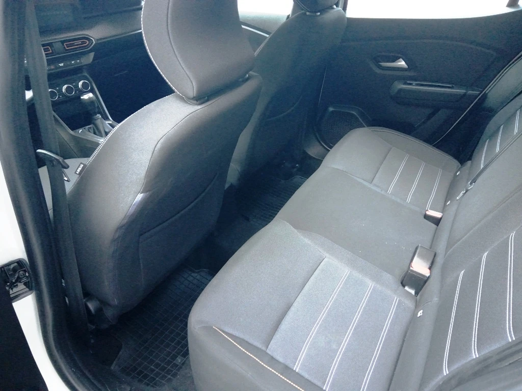 Dacia Sandero Stepway ECO 100, снимка 9 - Автомобили и джипове - 56061312