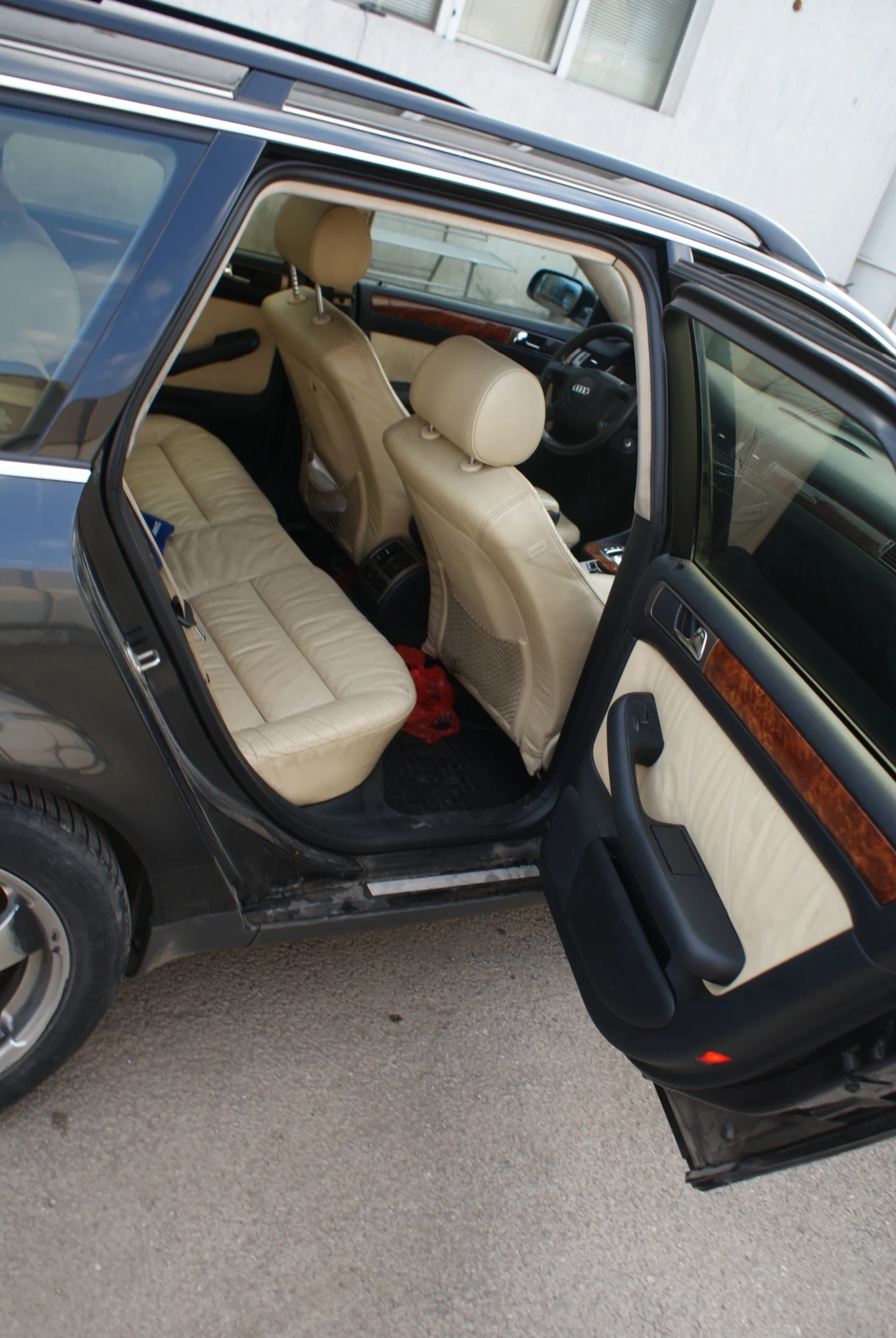 Audi A6 Allroad 2.5TDI, снимка 9 - Автомобили и джипове - 56404766