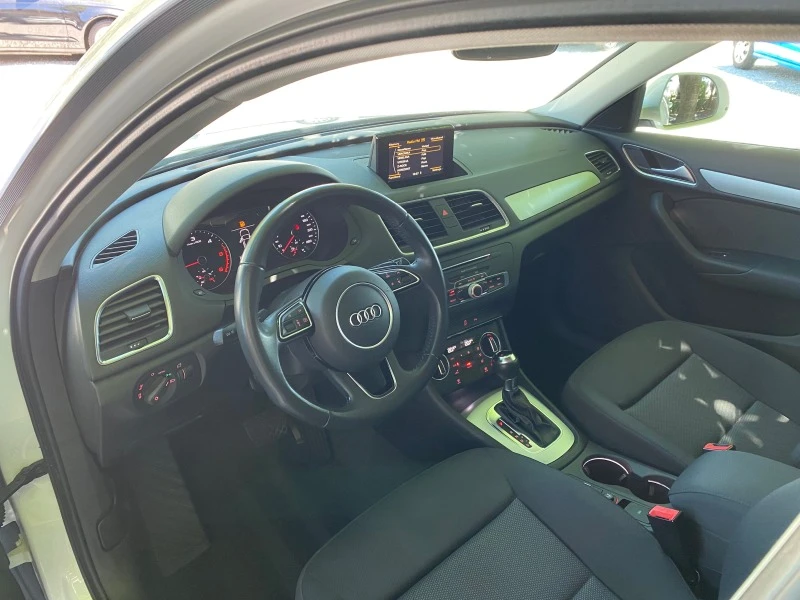 Audi Q3 2.0TDI, снимка 7 - Автомобили и джипове - 46451721