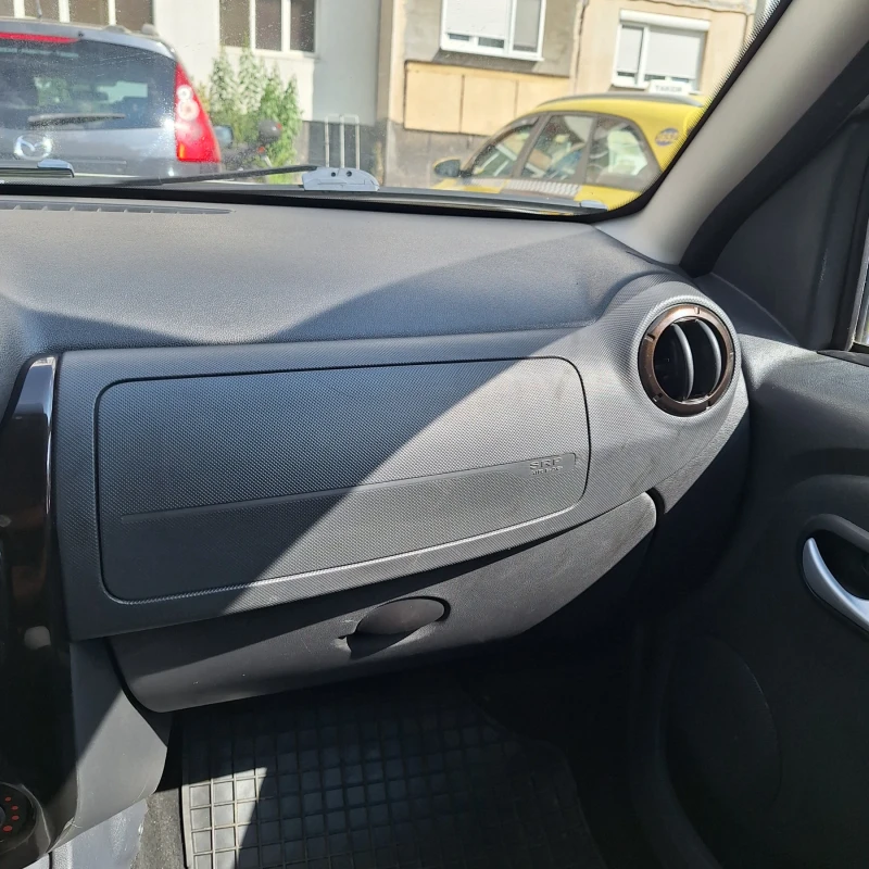 Dacia Duster, снимка 12 - Автомобили и джипове - 52518712